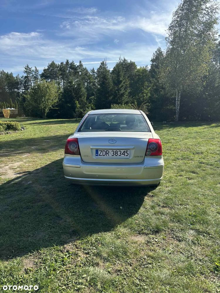 Toyota Avensis - 4