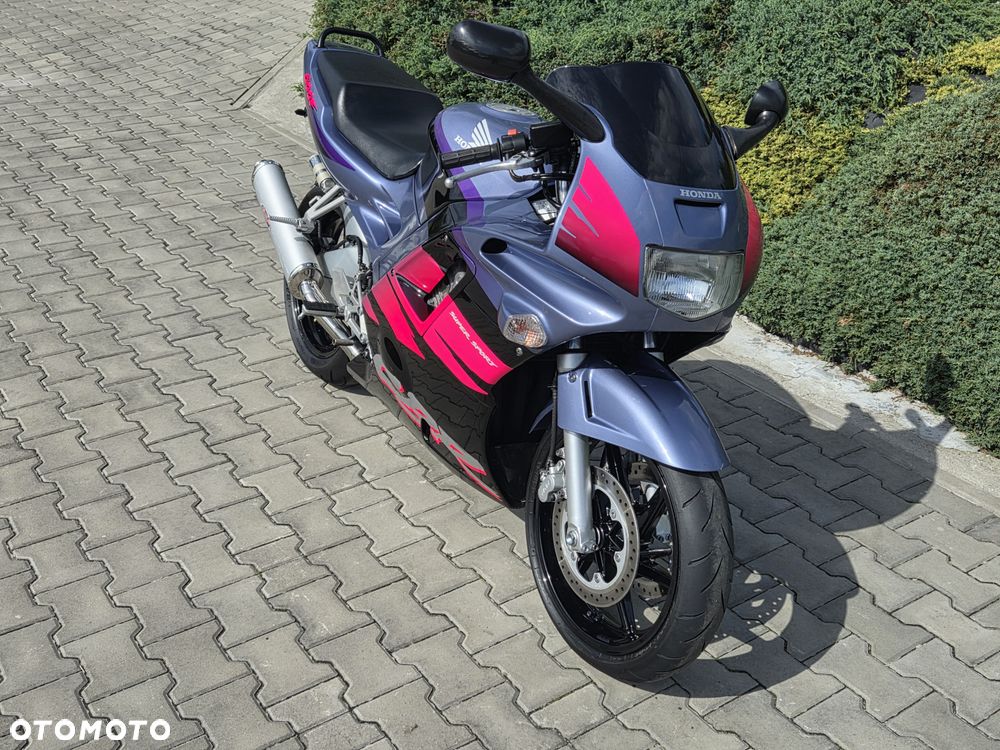 Honda CBR - 9