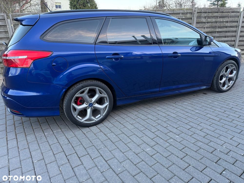 Ford Focus ST - 9