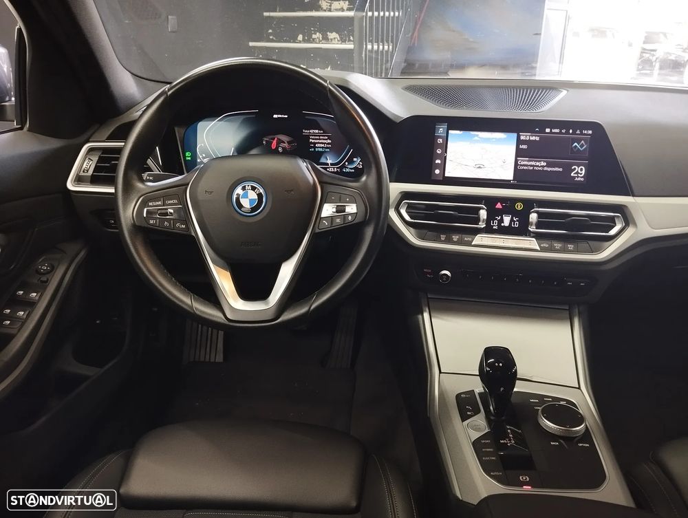 BMW 320 e Auto — fotografia 17