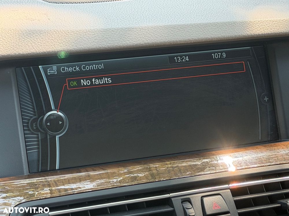 BMW Seria 5 520d Aut. - 34