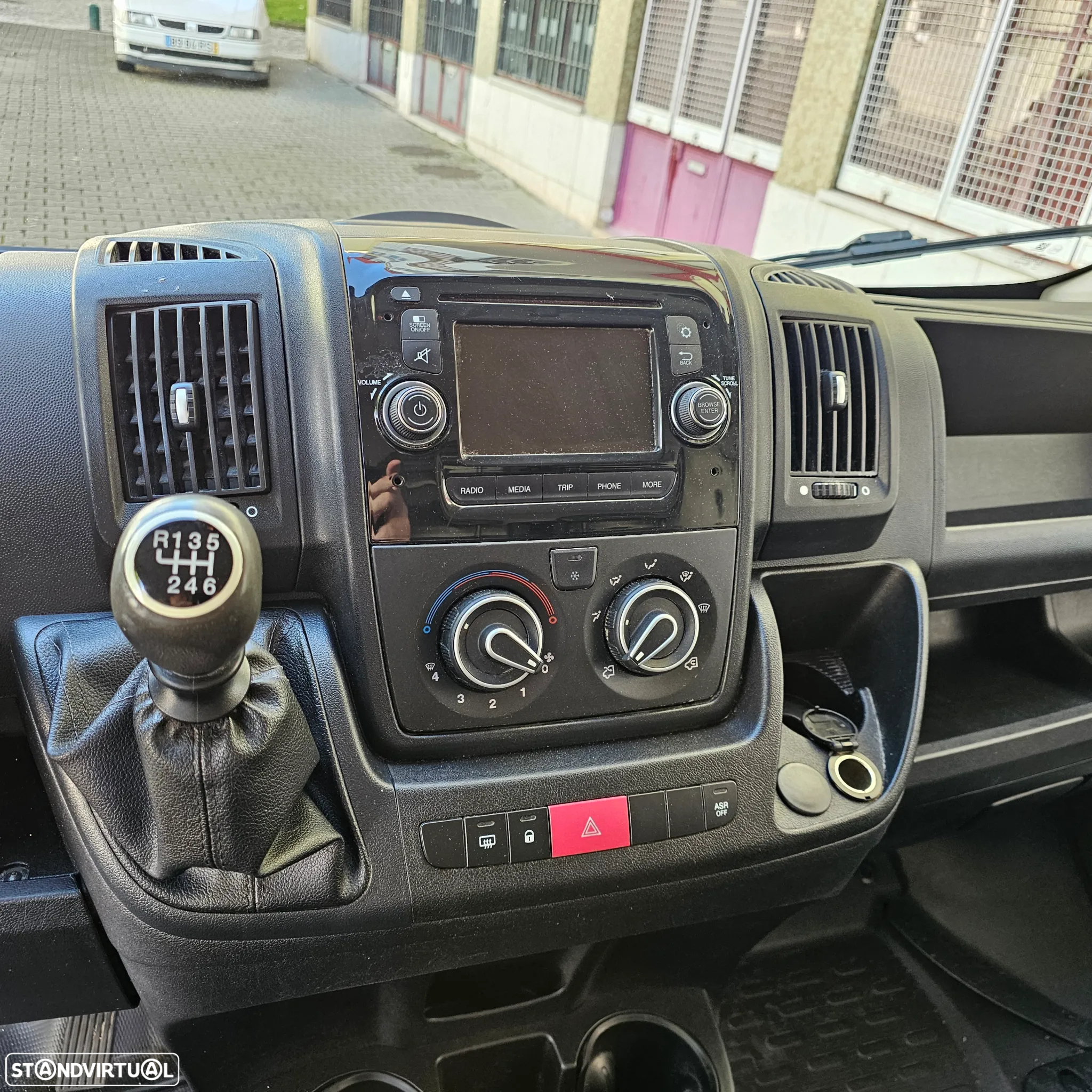 Peugeot Boxer 2.0 HDI Isótermica - 22