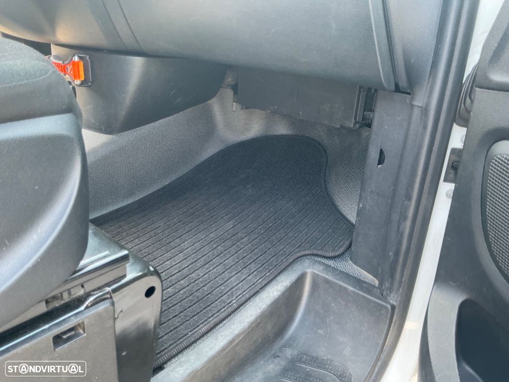 Mercedes-Benz Vito - 25