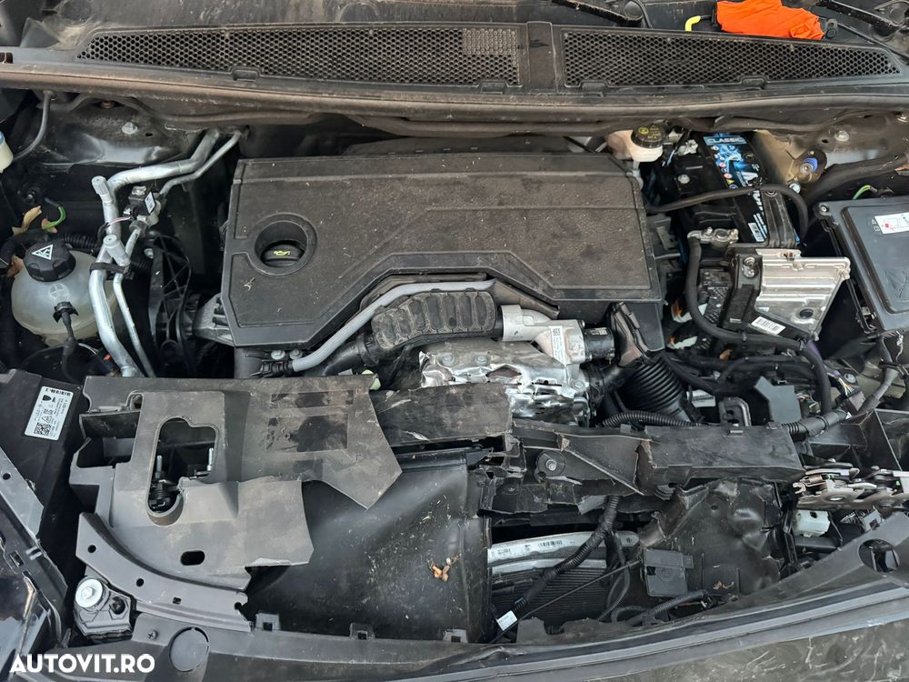 Peugeot 3008 1.2 MHEV 136 e-DCS6 GT - 17