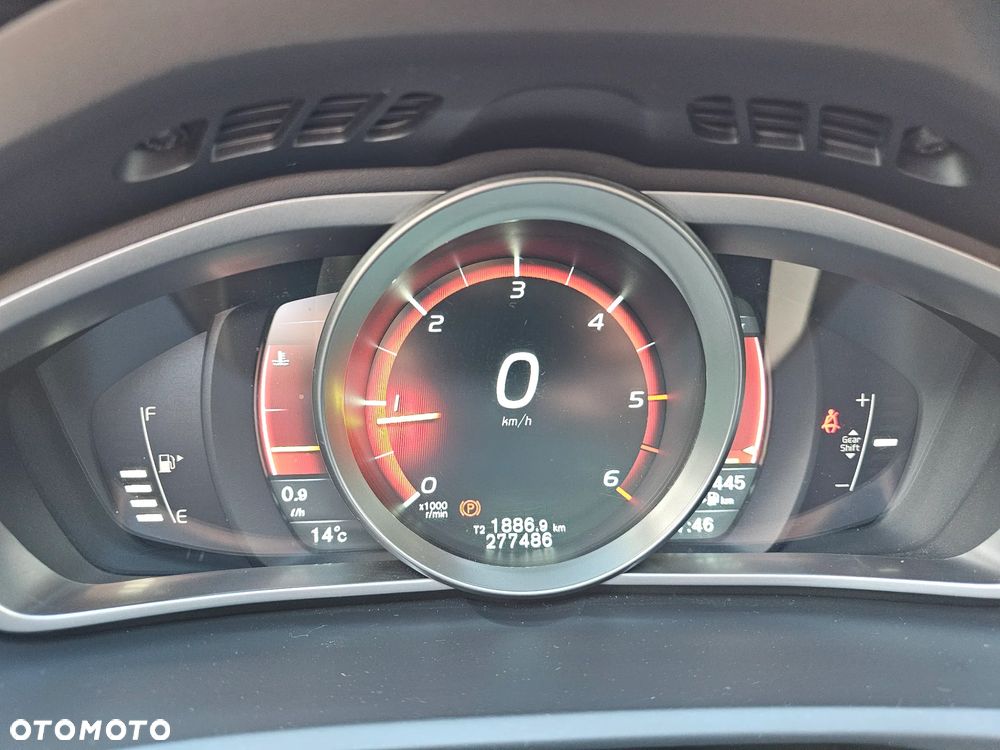 Volvo V40 D4 Kinetic - 8