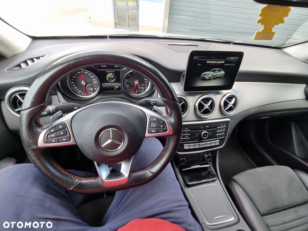 Mercedes-Benz CLA 200 AMG Line - 15