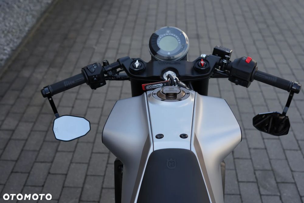 Husqvarna Vitpilen - 17