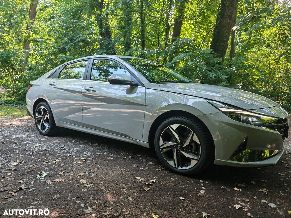 Hyundai Elantra 1.6 l 123 CP CVT Exclusive Navi - 14