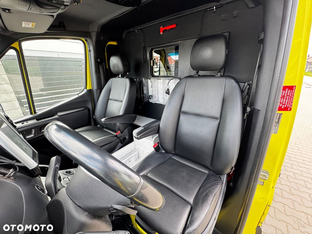 Mercedes-Benz Sprinter - 9