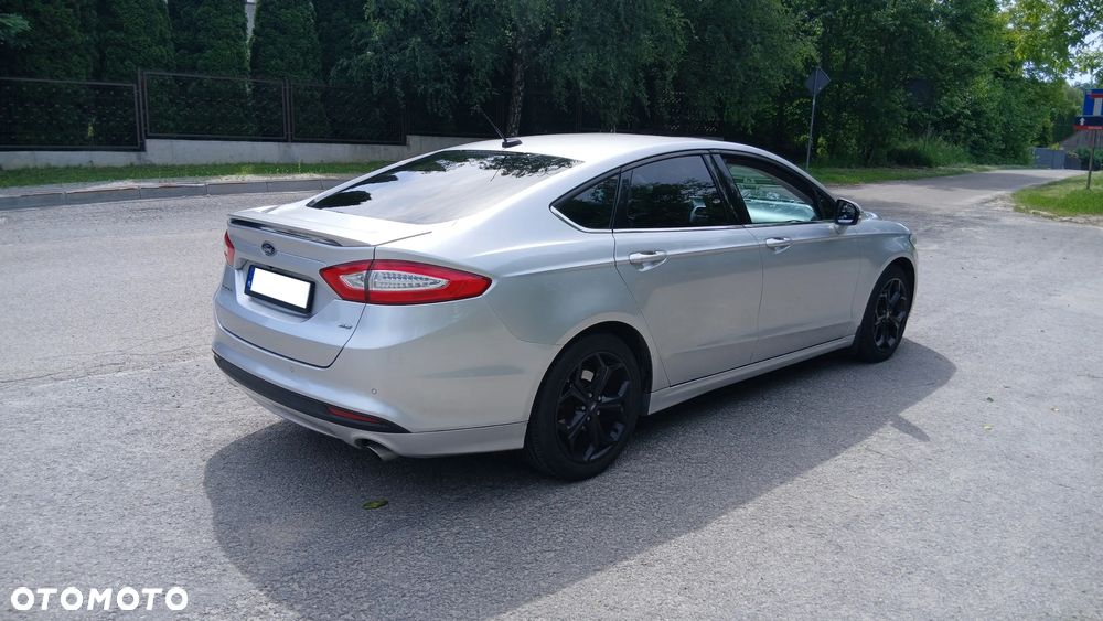 Ford Fusion - 4