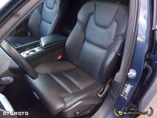 Volvo V60 T6 AWD Momentum Pro - 26