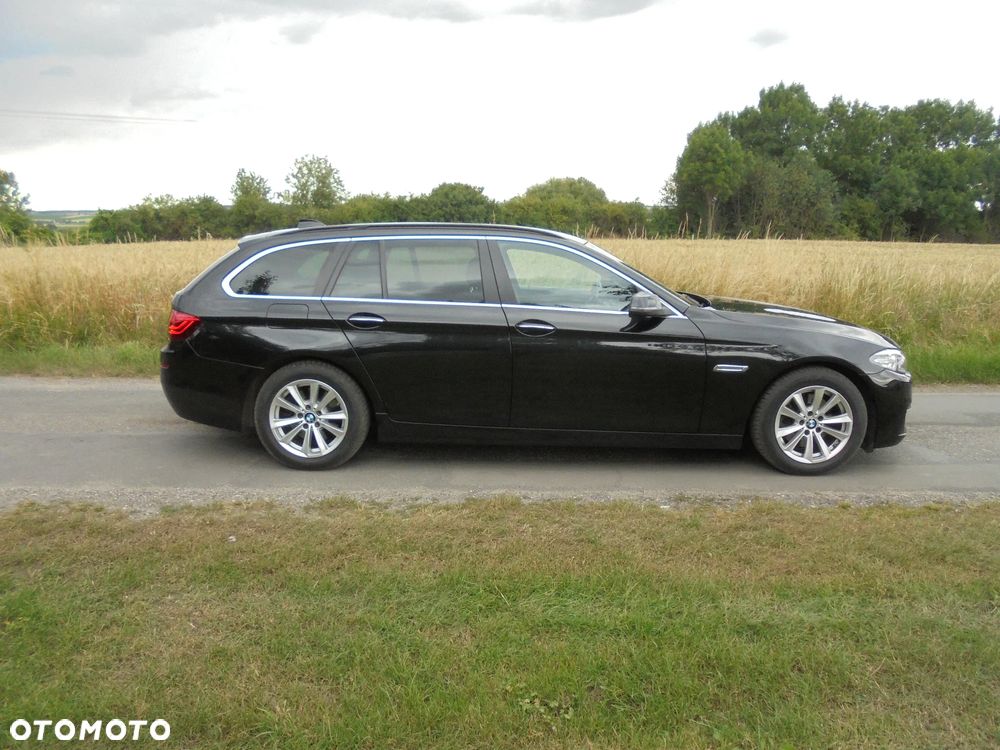 BMW Seria 5 520d Touring Luxury Line - 4