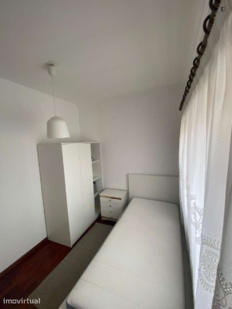 Quarto - localizado em Pedrouços Porto - Grande imagem: 2/11