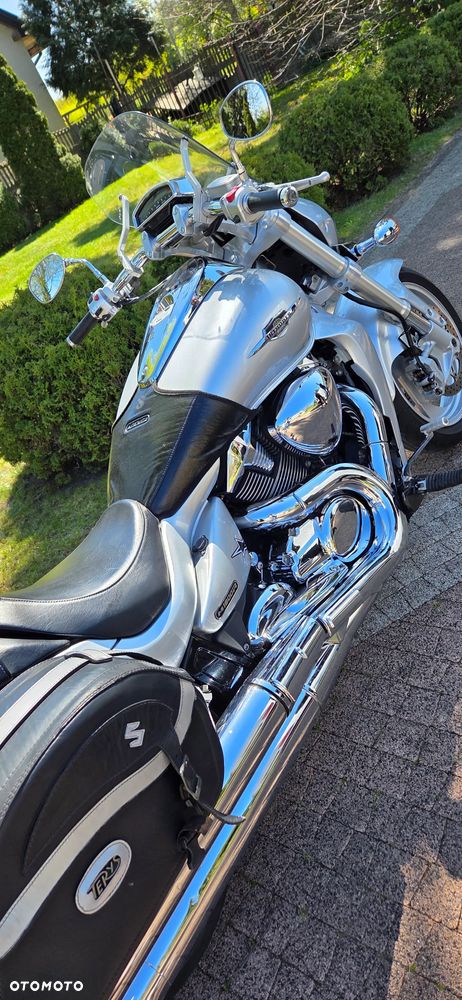 Suzuki Intruder - 5