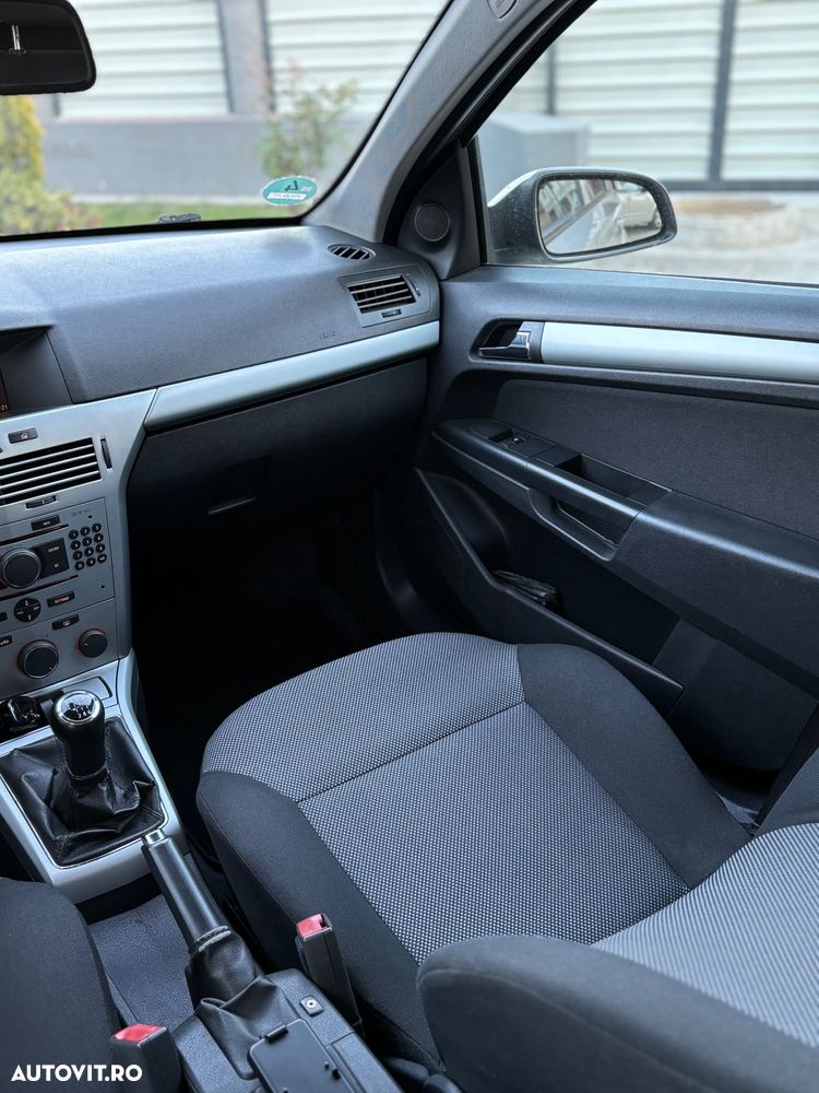 Opel Astra 1.7 CDTI Essentia - 12