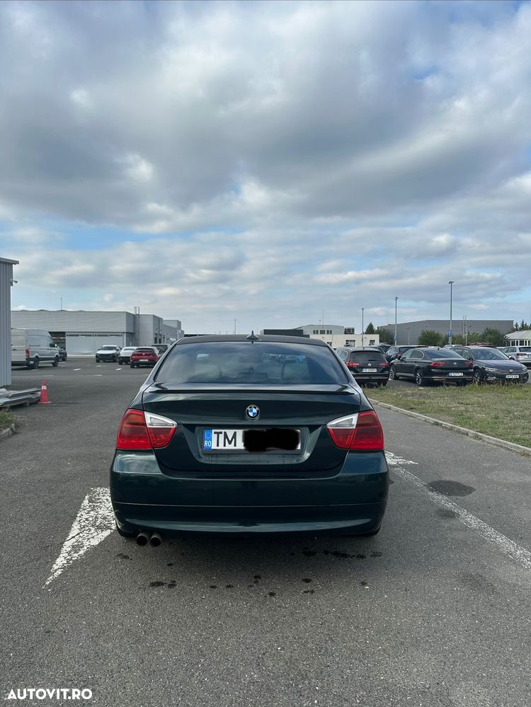 BMW Seria 3 318i Touring - 8