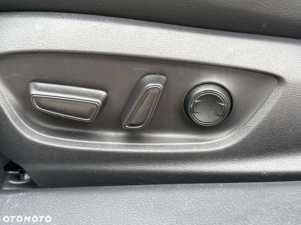 Toyota Camry 2.5 Hybrid Prestige CVT - 21