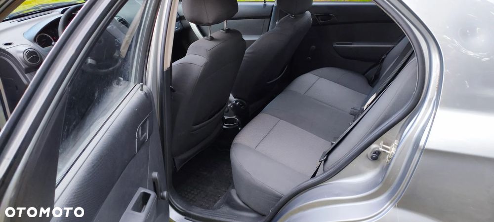 Chevrolet Aveo 1.2 16V Base - 6