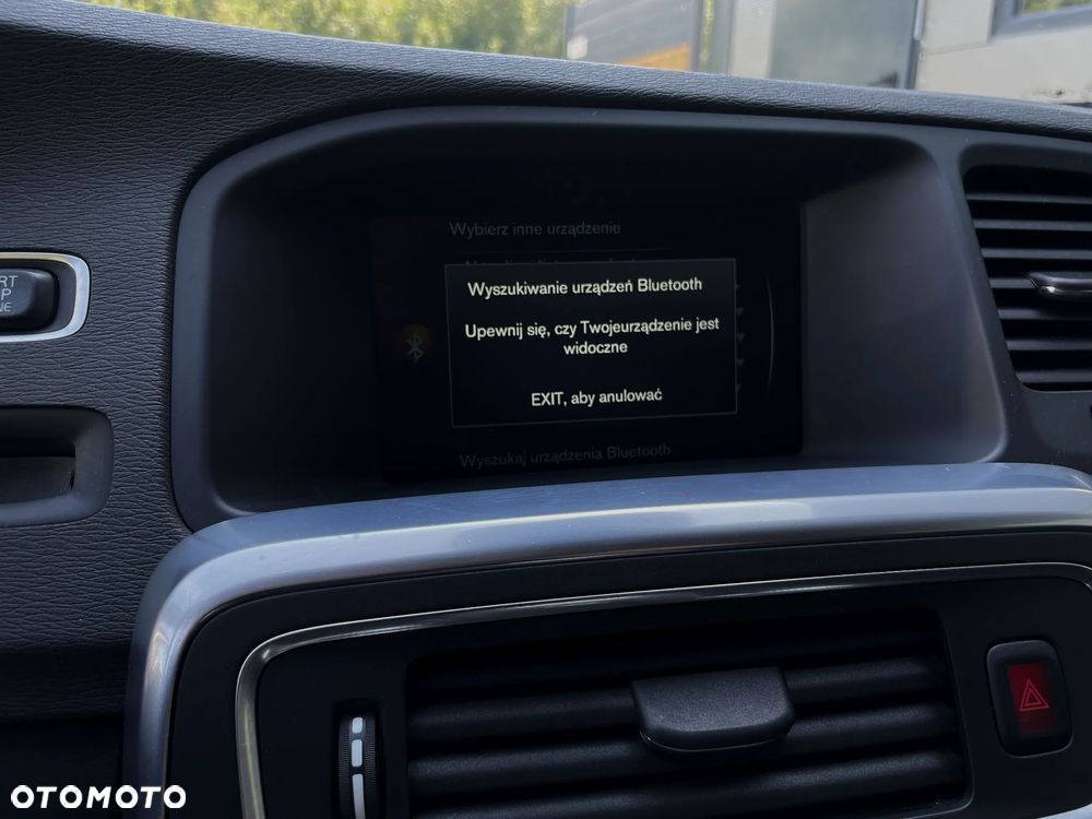 Volvo V60 D4 Geartronic Momentum - 28