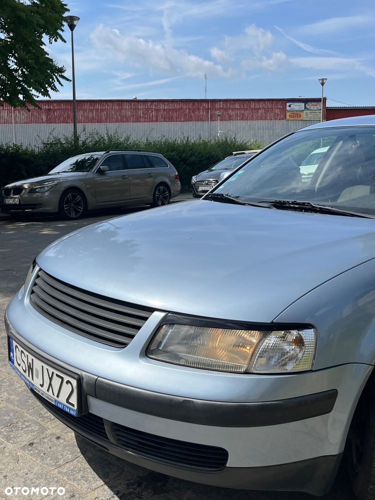 Volkswagen Passat 1.8 - 8
