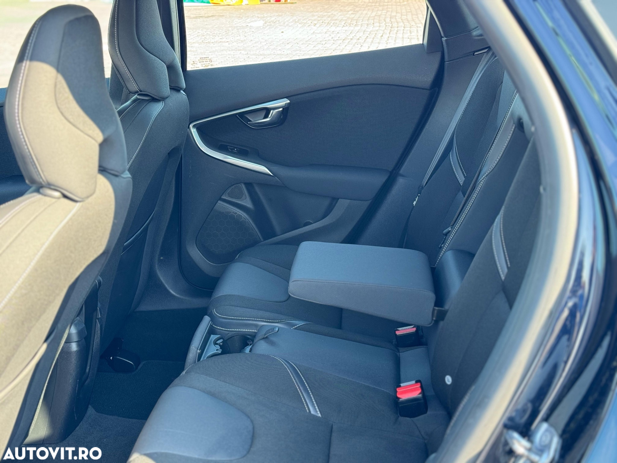 Volvo V40 D2 - 10