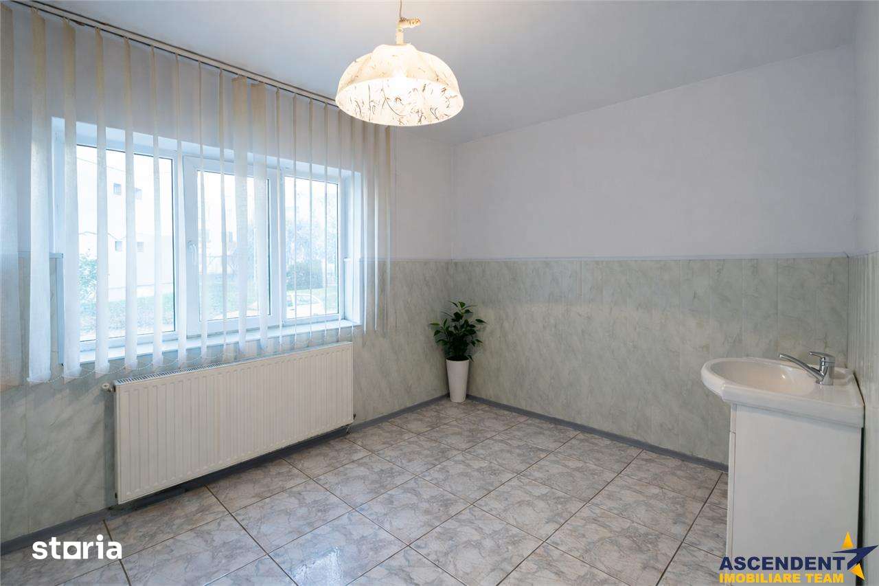 FILM! Targu Secuiesc,2 camere,partial renovat,recomandat:locuintaactiv — fotografia 1