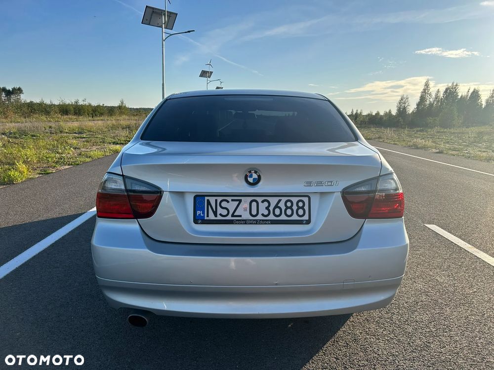 BMW Seria 3 320i - 6
