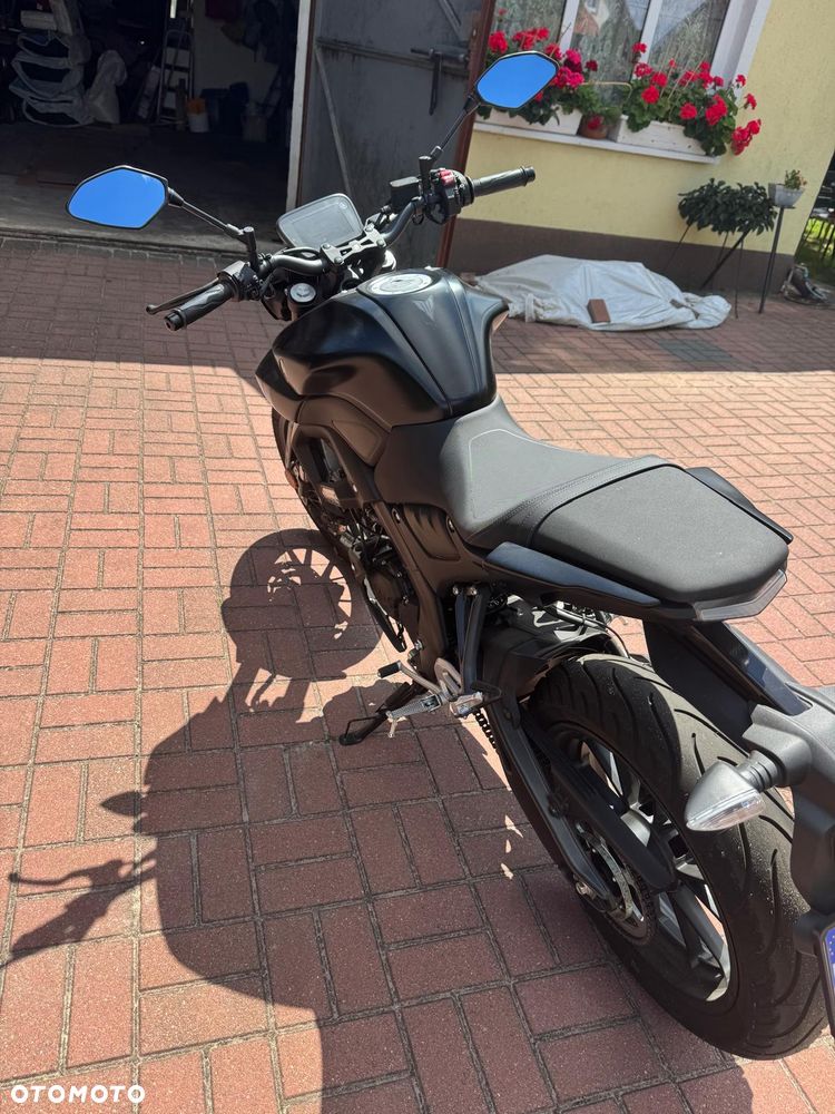Yamaha MT - 8