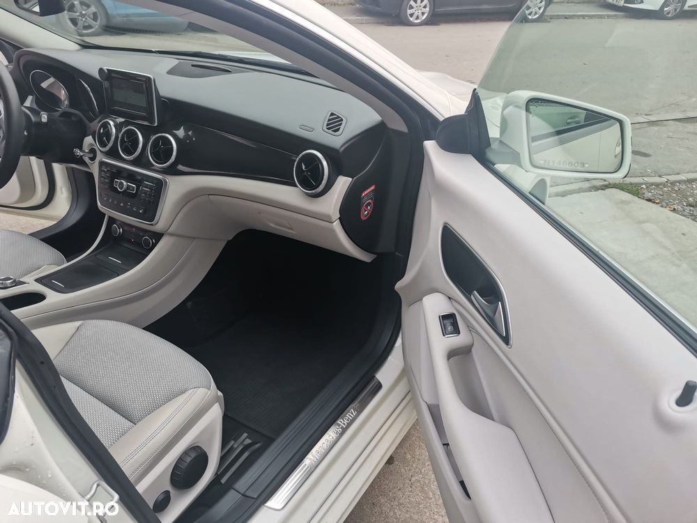 Mercedes-Benz CLA 180 - 16