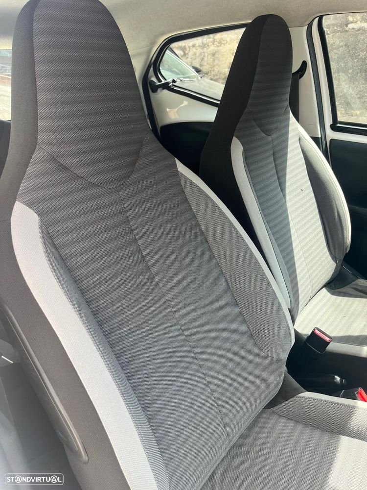 Toyota Aygo 1.0 - 4