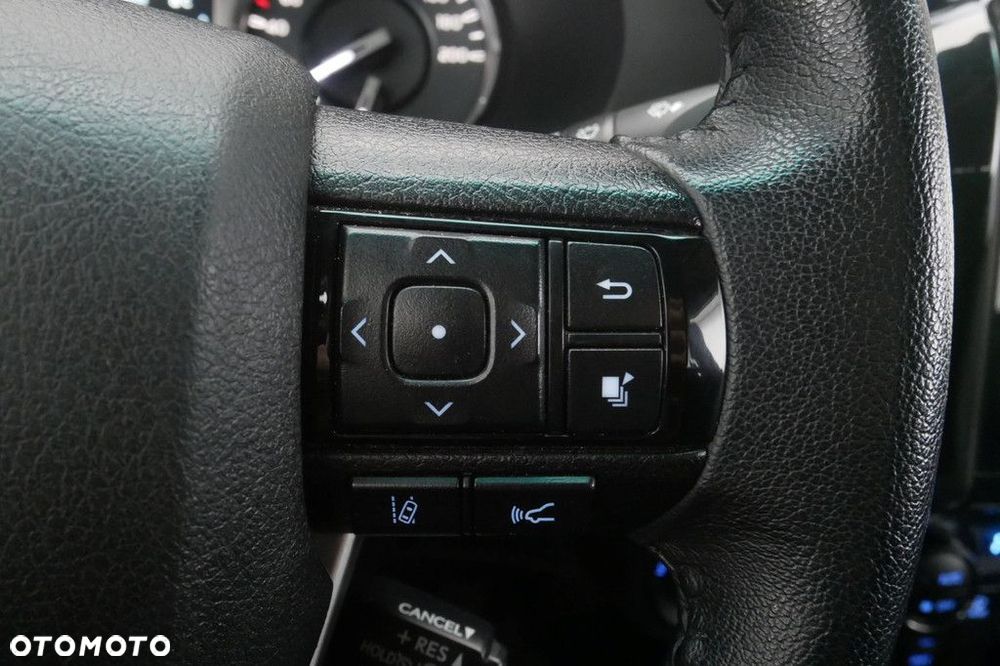 Toyota Hilux 2.8 D-4D Double Cab SR5 4x4 - 27