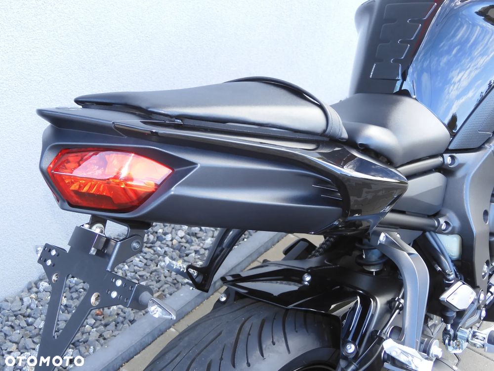 Yamaha FZ8 - 18