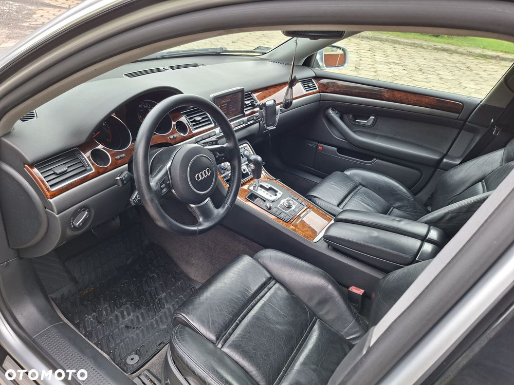 Audi A8 - 6