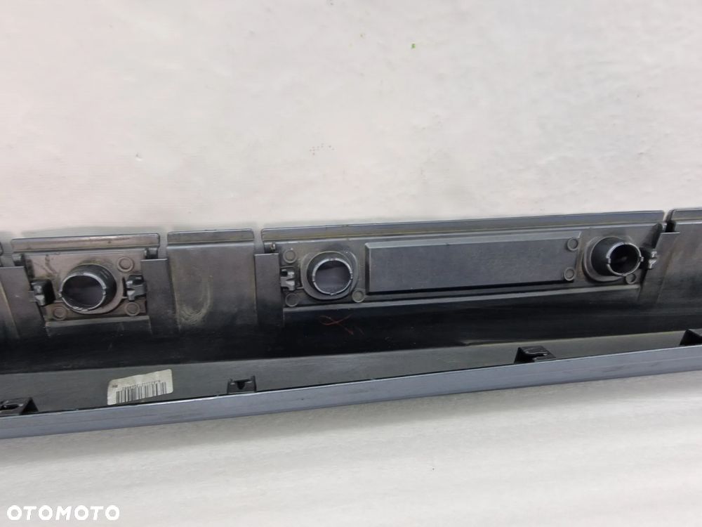 TOYOTA COROLLA E21 SEDAN 18- PRAWA LISTWA PROGOWA / NAKŁADKA PROGU , NR 75850-02230 , NR AUKCJI PR352 - 12