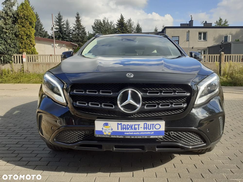 Mercedes-Benz GLA - 10