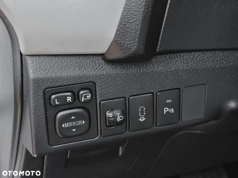 Toyota Auris 1.8 Executive - 26