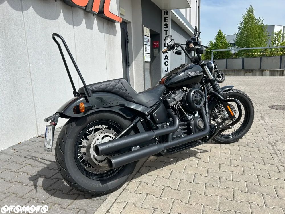 Harley-Davidson Softail Street Bob - 15
