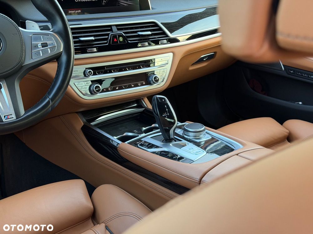 BMW Seria 7 730d xDrive sport - 35