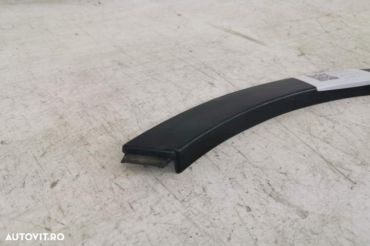 Bandou Overfender Stanga Spate Original Stare Buna	 Land Rover  Range - 2