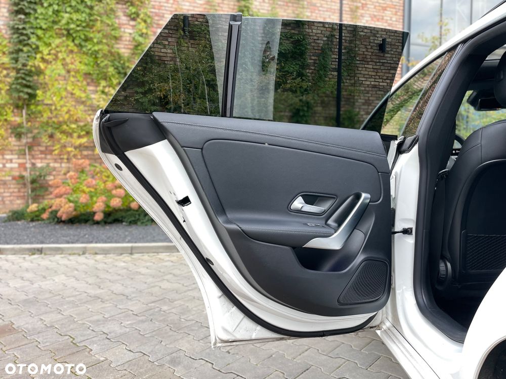 Mercedes-Benz CLA 200 d 8G-DCT Progressive - 10