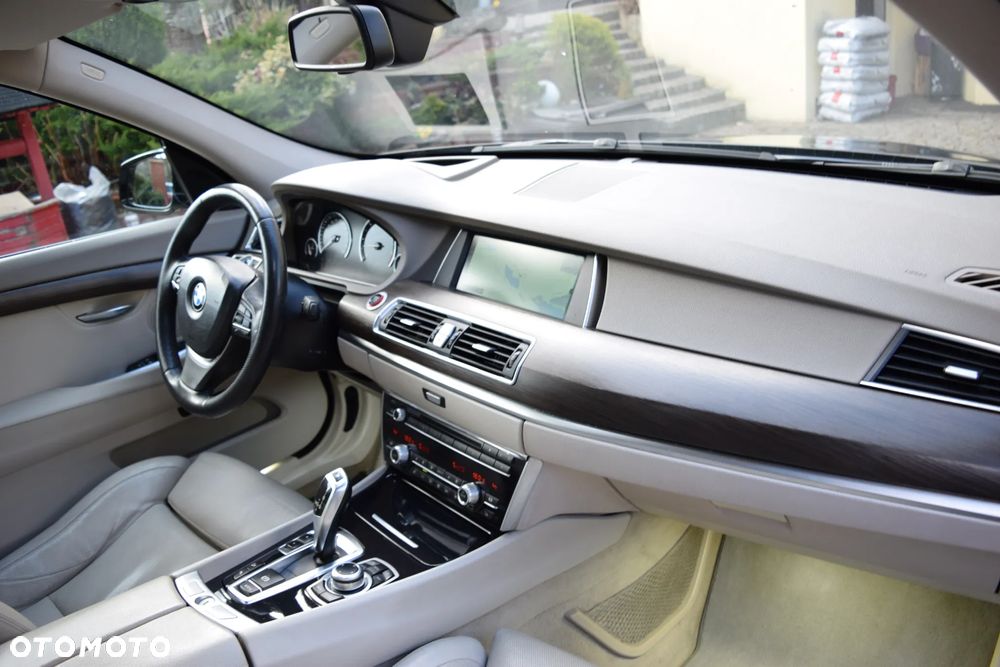 BMW 5GT 535d xDrive - 14