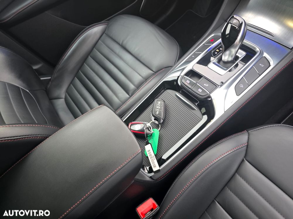 MG EHS PHEV Luxury - 8