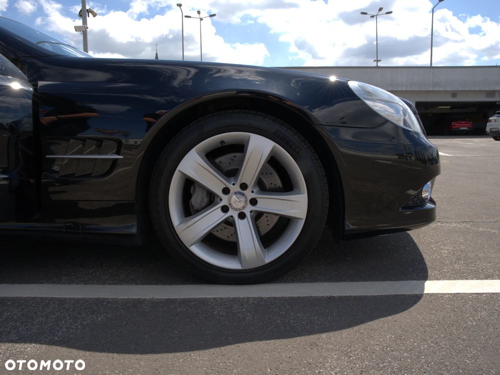 Mercedes-Benz SL - 24