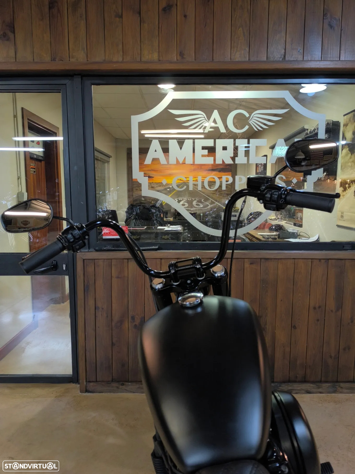 Harley-Davidson Softail FXST Custom - 12