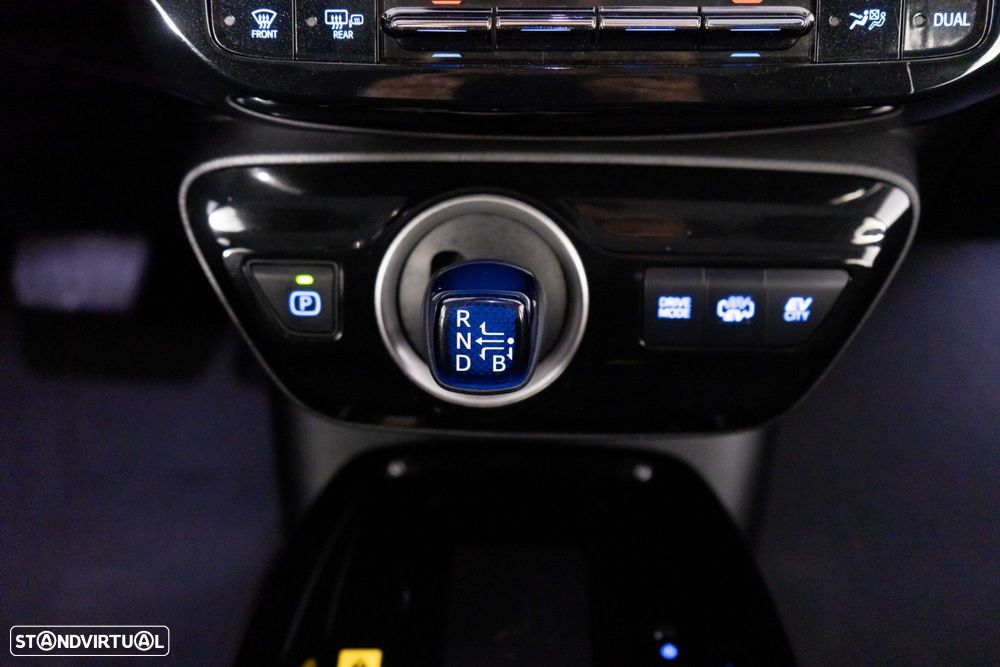 Toyota Prius 1.8 Plug-In Premium - 24