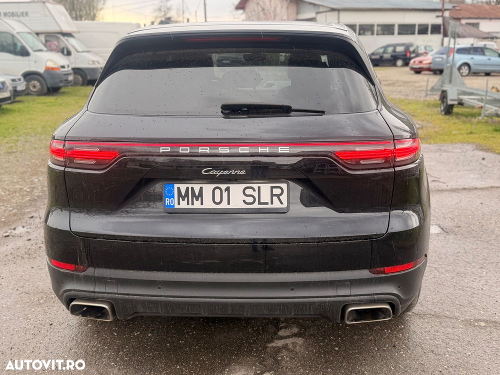 Porsche Cayenne - 4