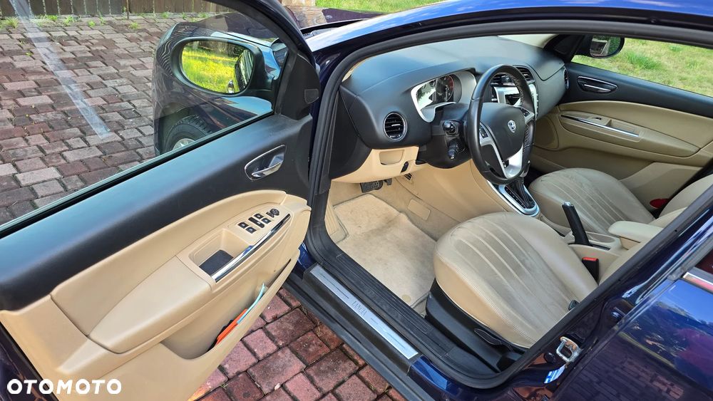 Lancia Delta 1.8 T-Jet Platino Sportronic - 7