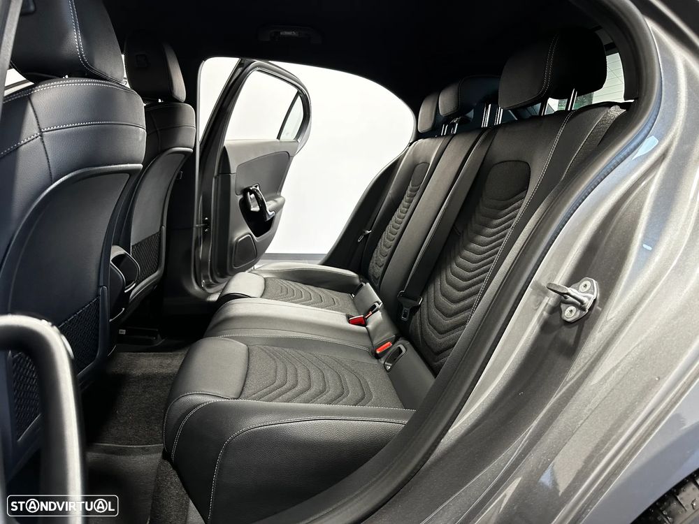 Mercedes-Benz A 250 e Progressive - 43