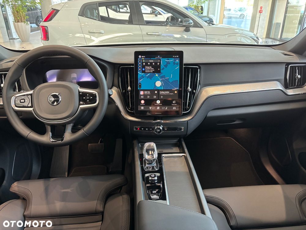 Volvo XC 60 B5 B AWD Plus Dark - 6