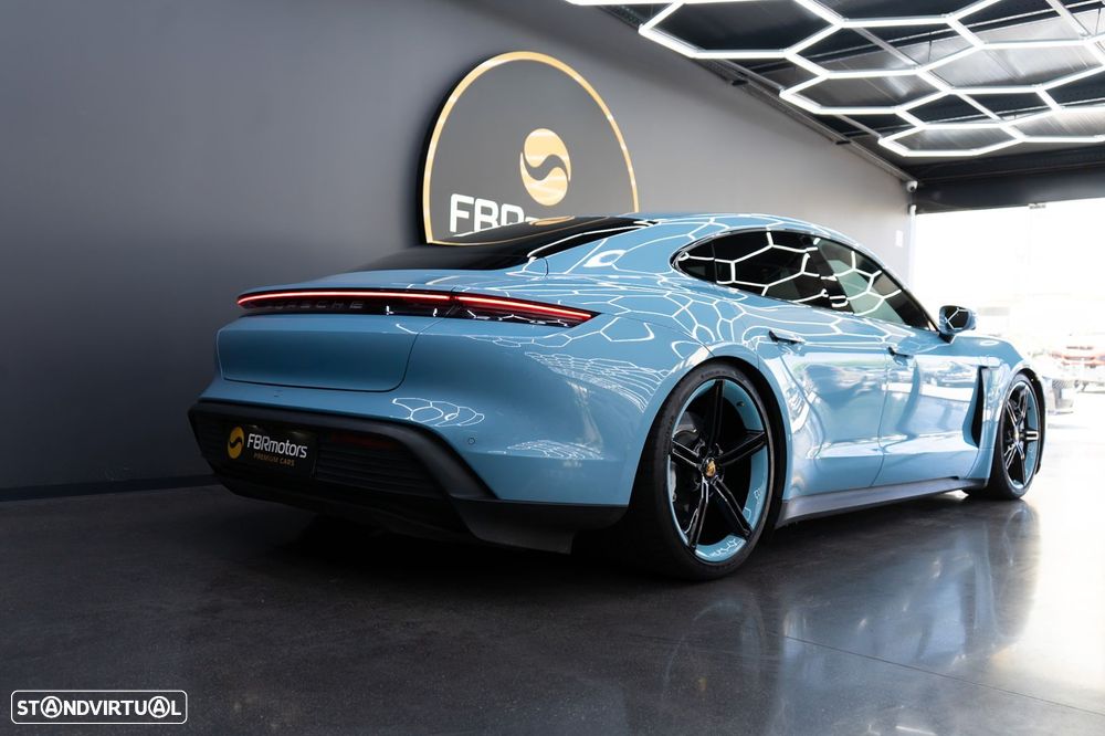 Porsche Taycan 4S - 10